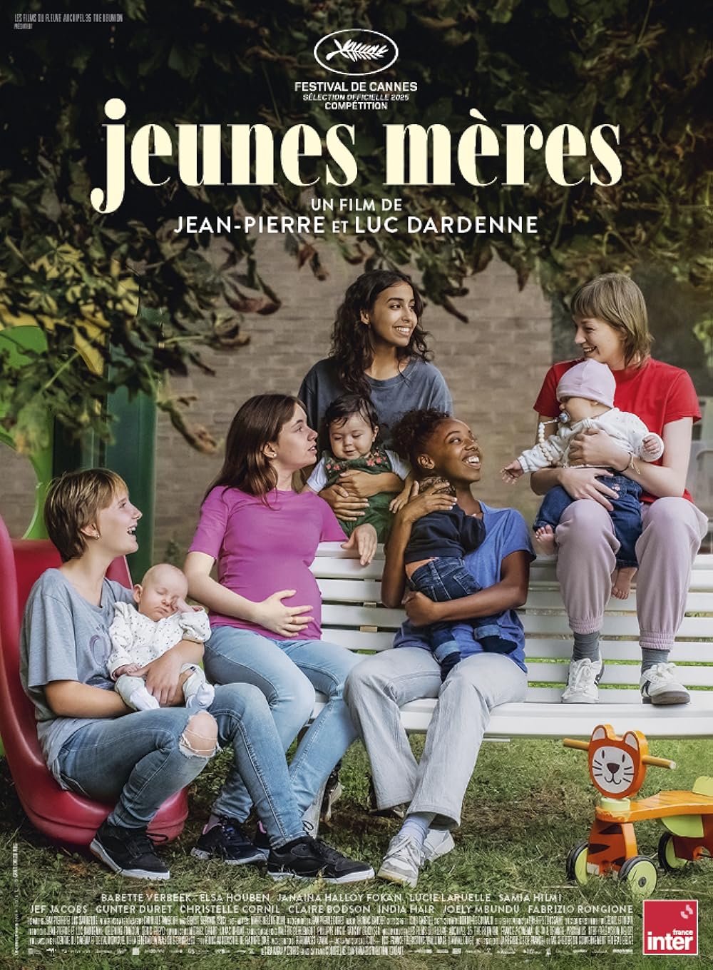 JEUNES MÈRES